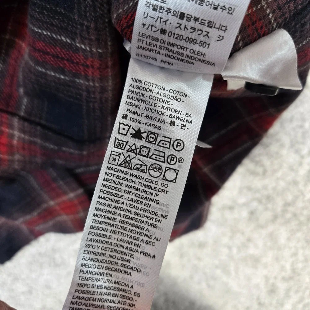 Levi's flannel shirt 